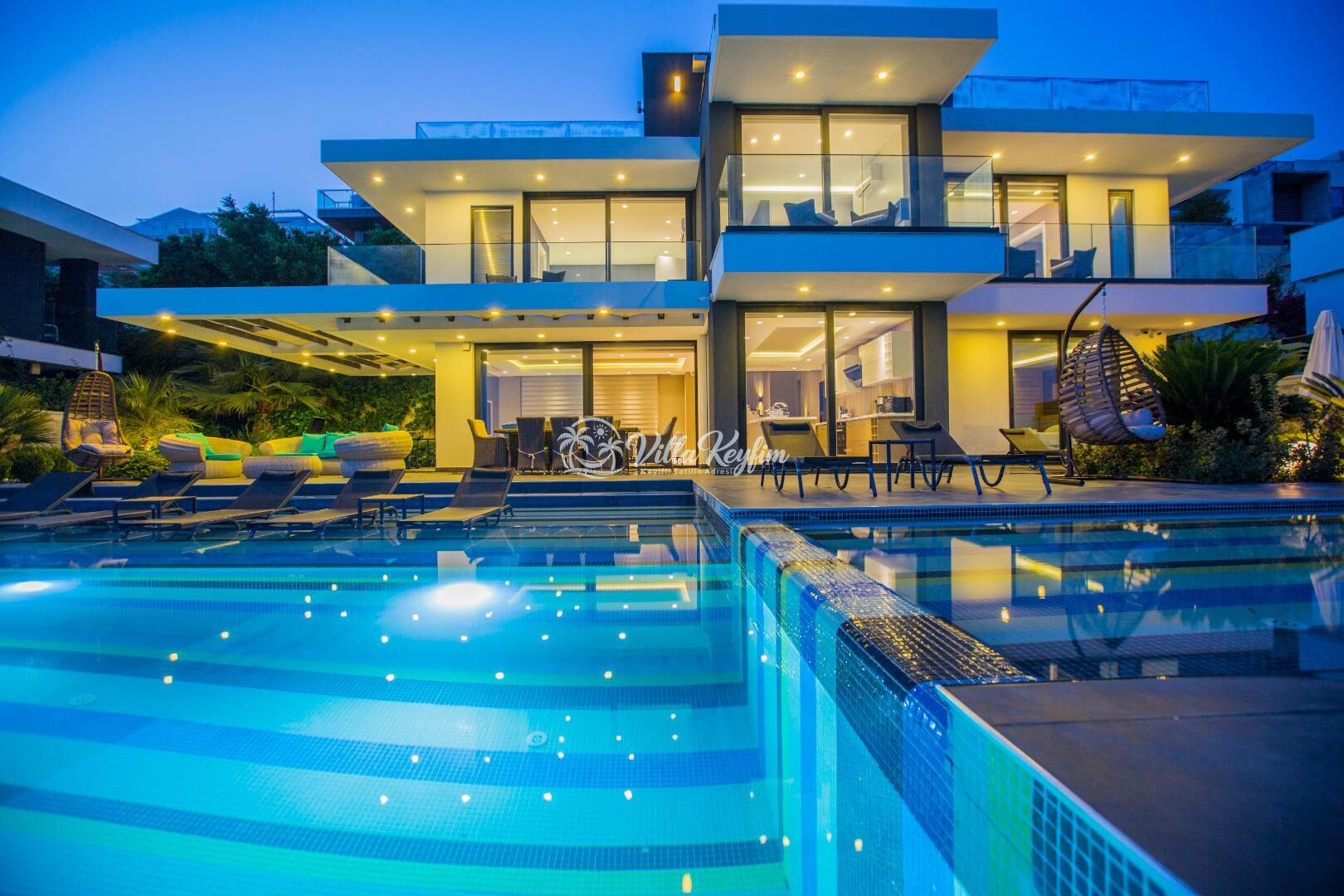 Villa Vogue — 42