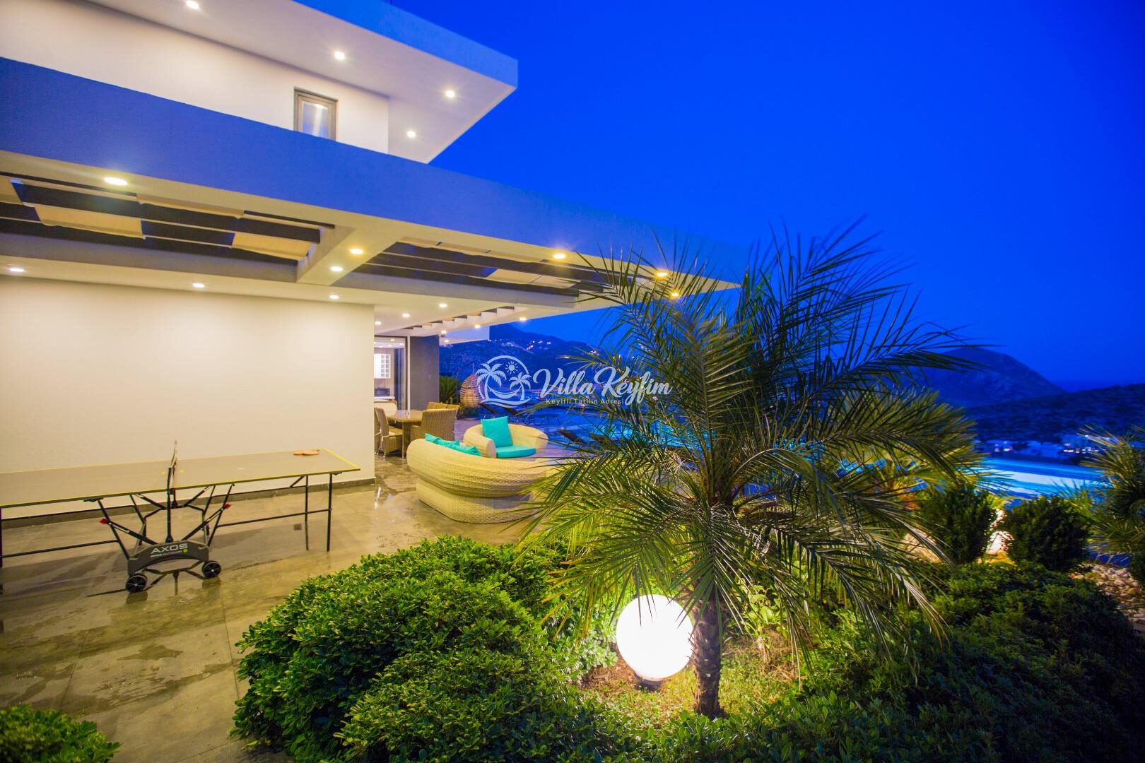 Villa Vogue — 43