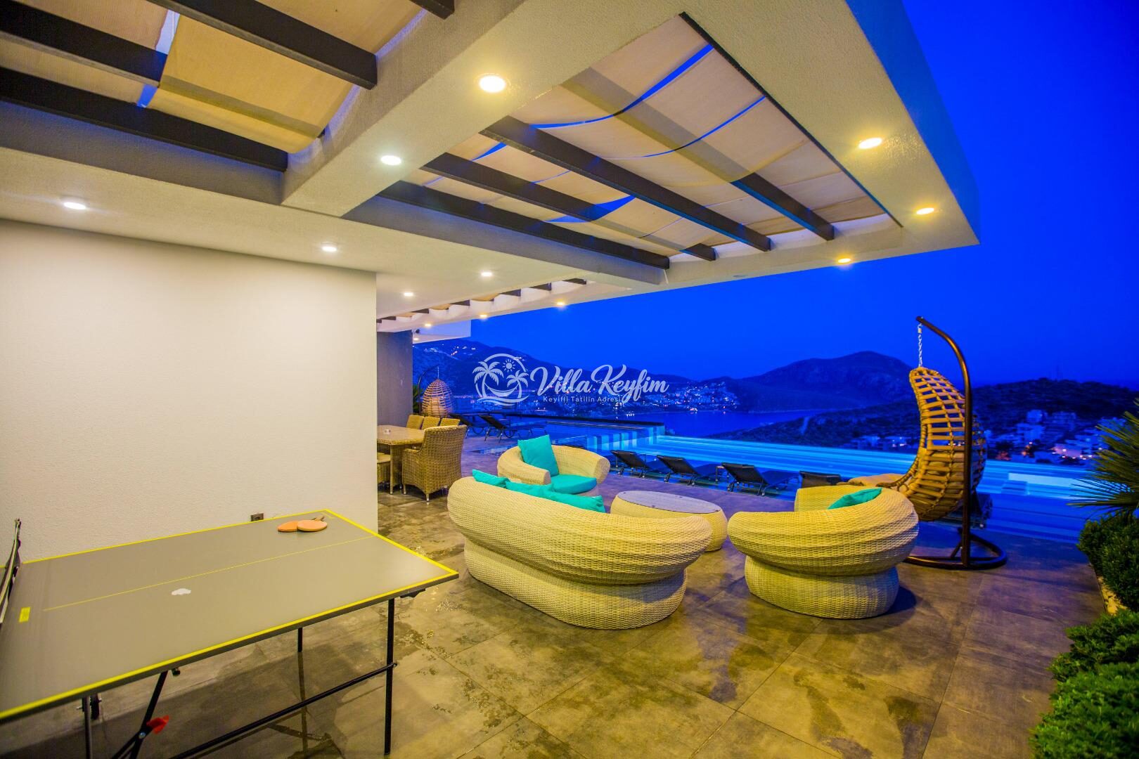 Villa Vogue — 44