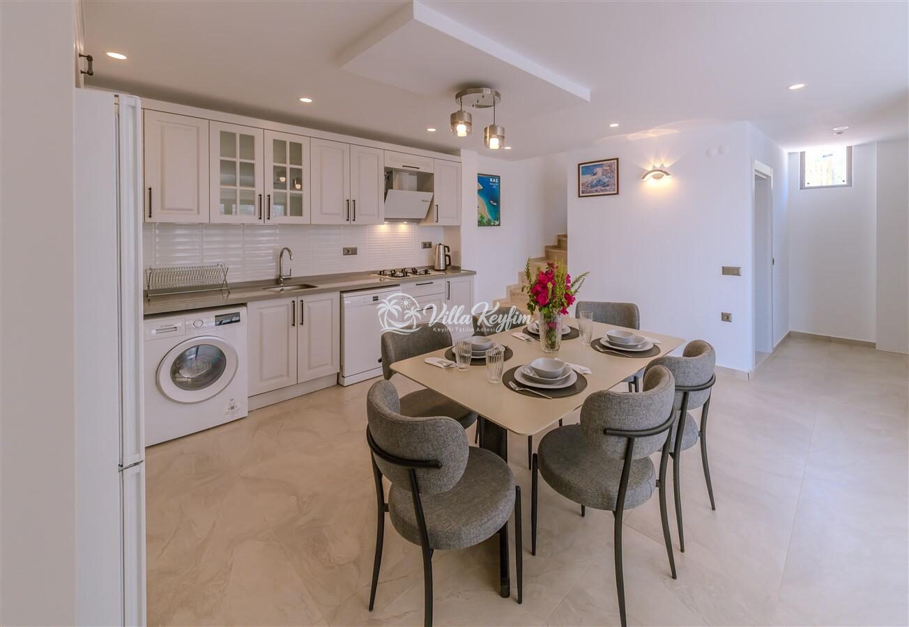 Villa Eterna — 38