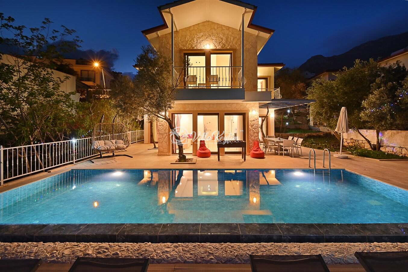 Villa Hermes 1 — 2
