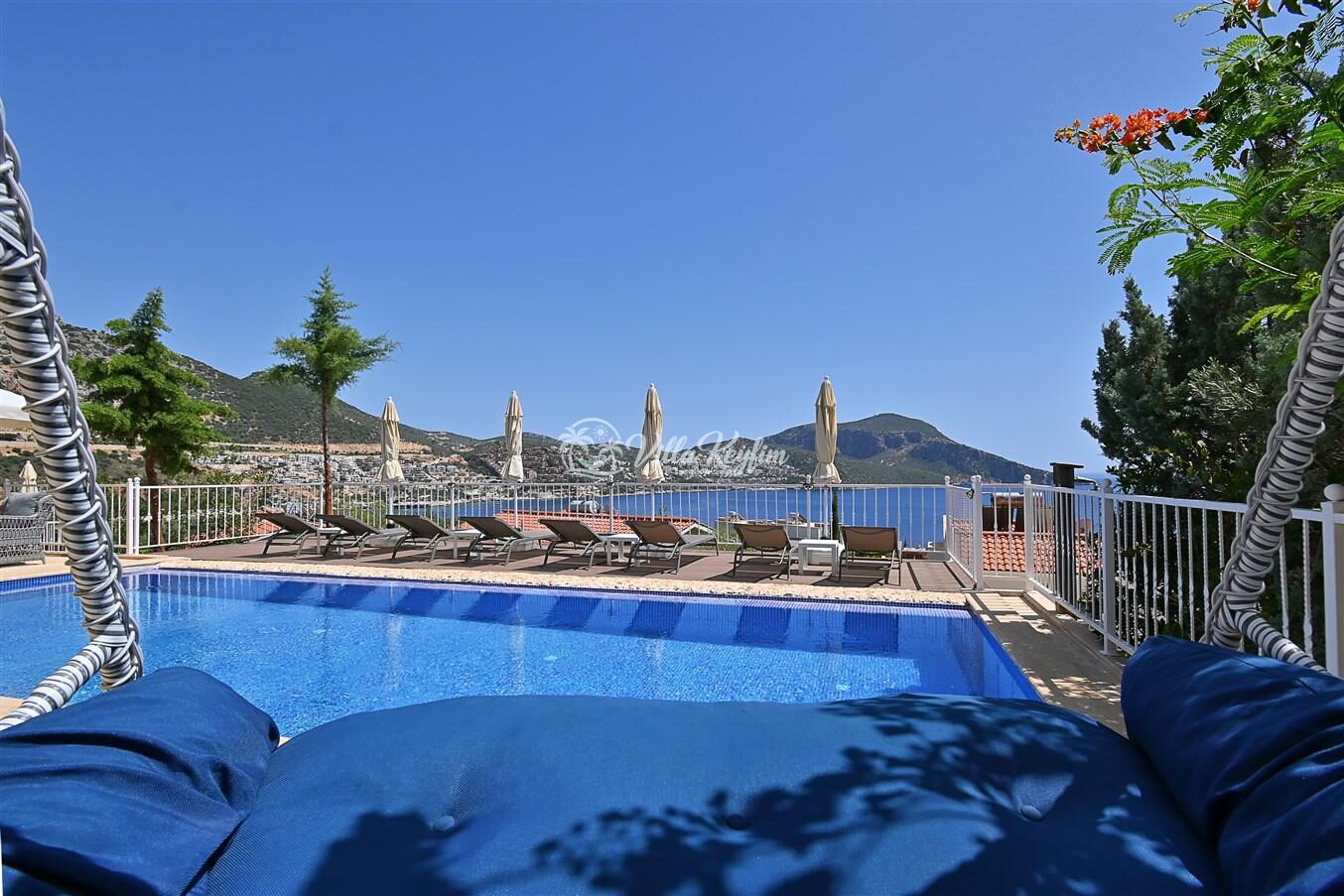 Villa Dionysus — 16