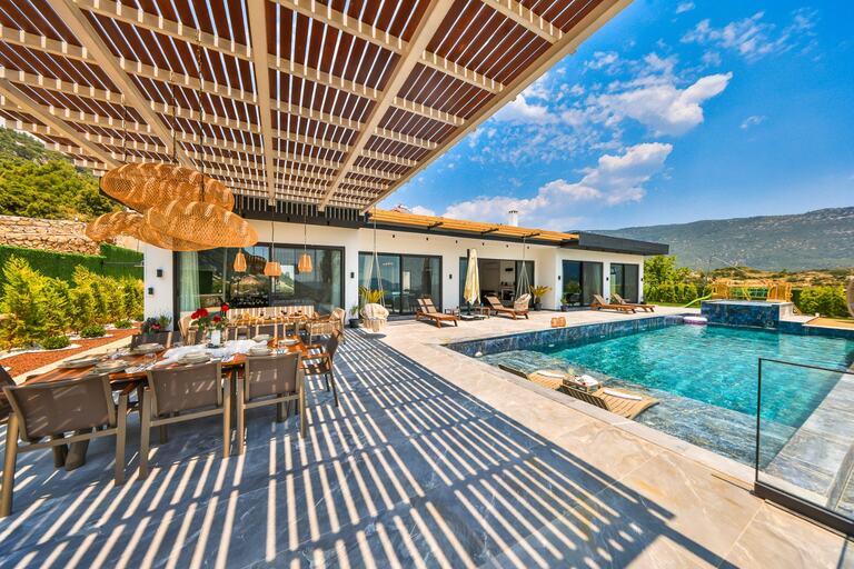 Villa Free — 1