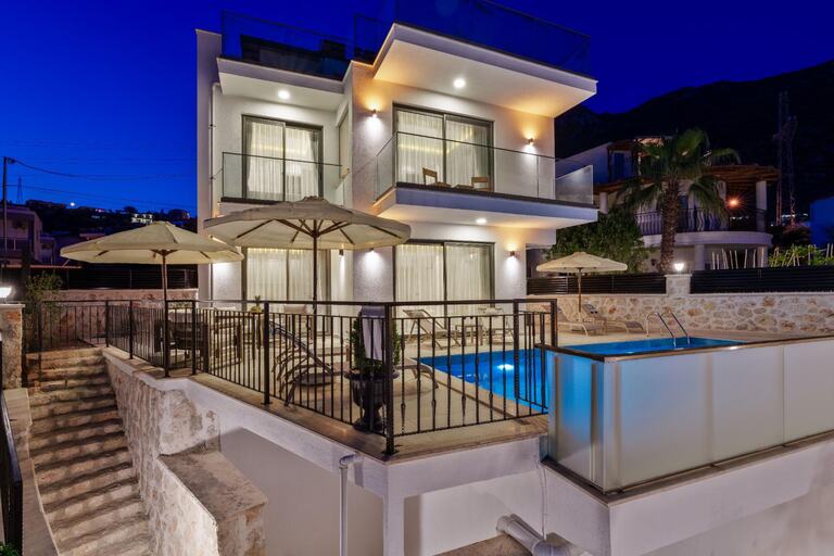 Villa Laren — 1