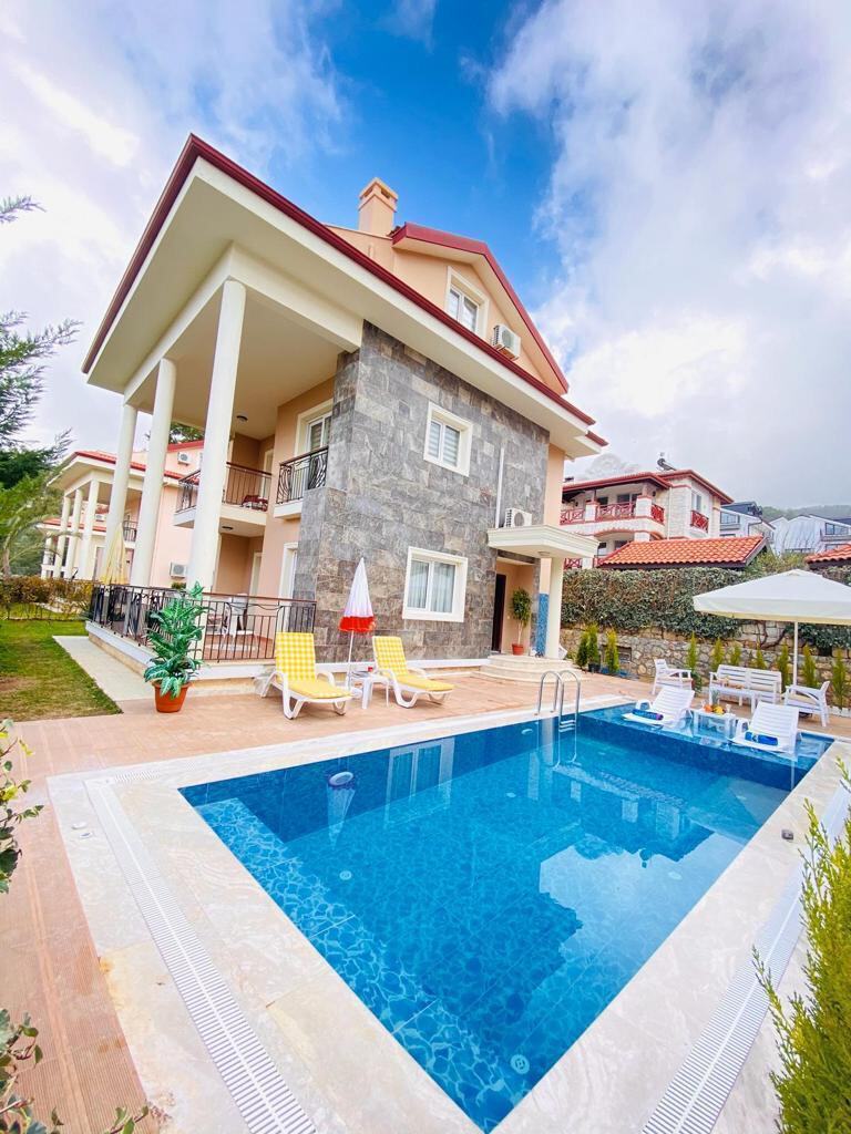 Villa Elisa — 1