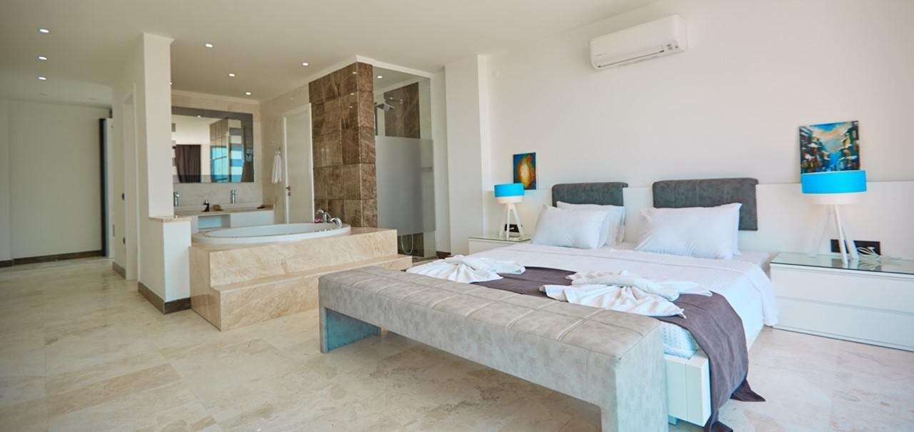 Villa Unlimited — 6
