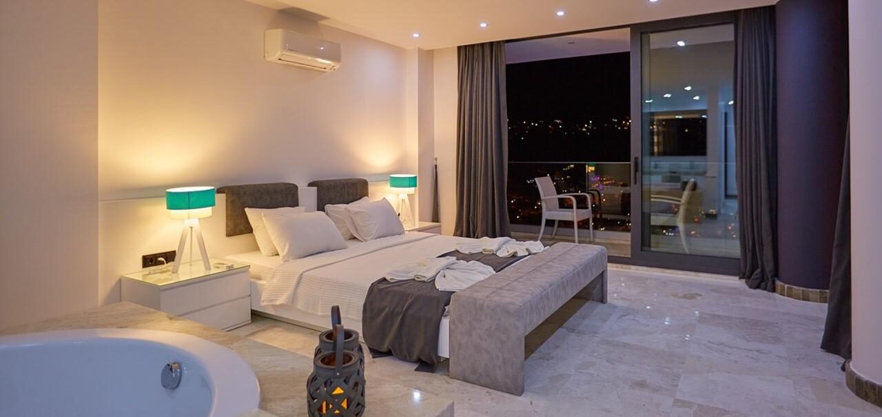 Villa Unlimited — 7