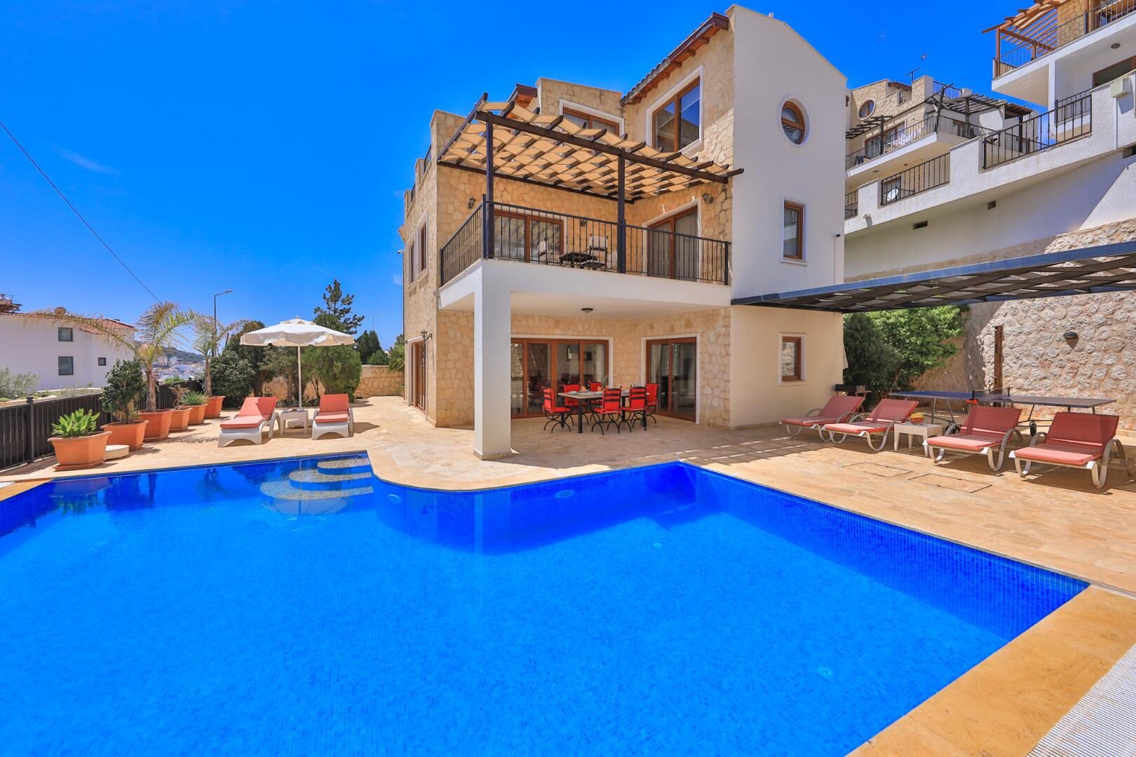 Villa Serta — 2