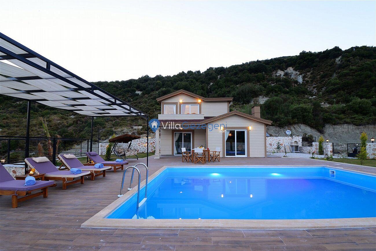 Villa Medis 1 — 2