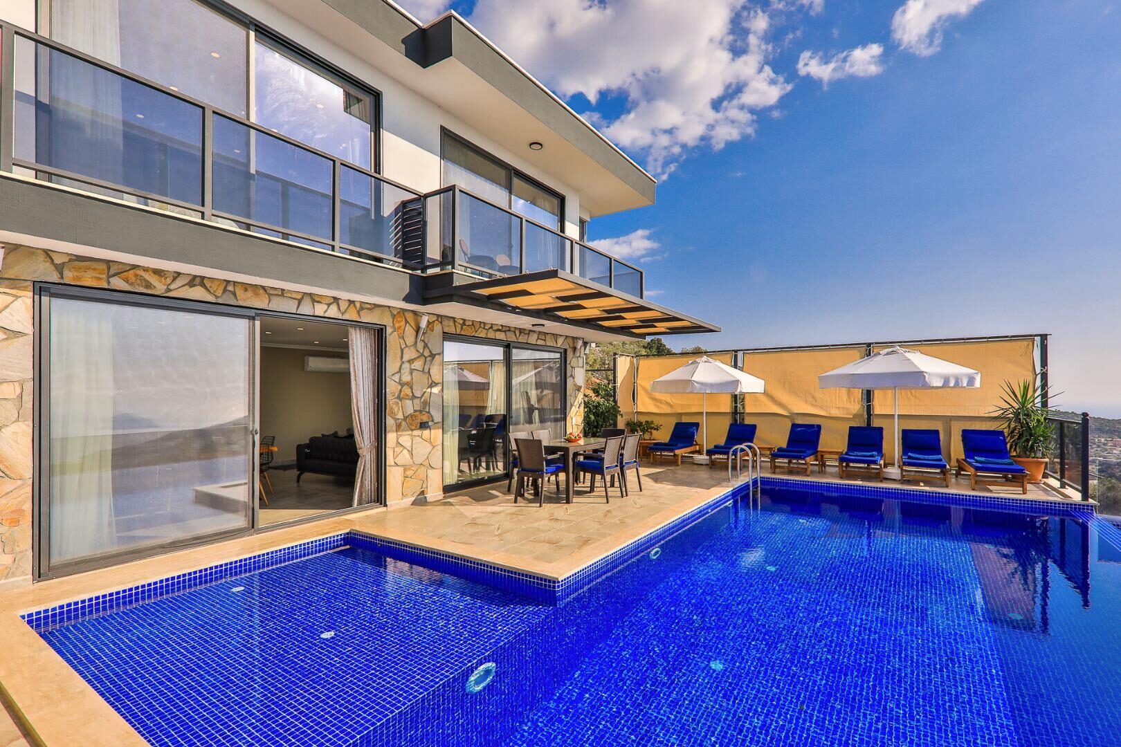 Villa Blue Star — 1