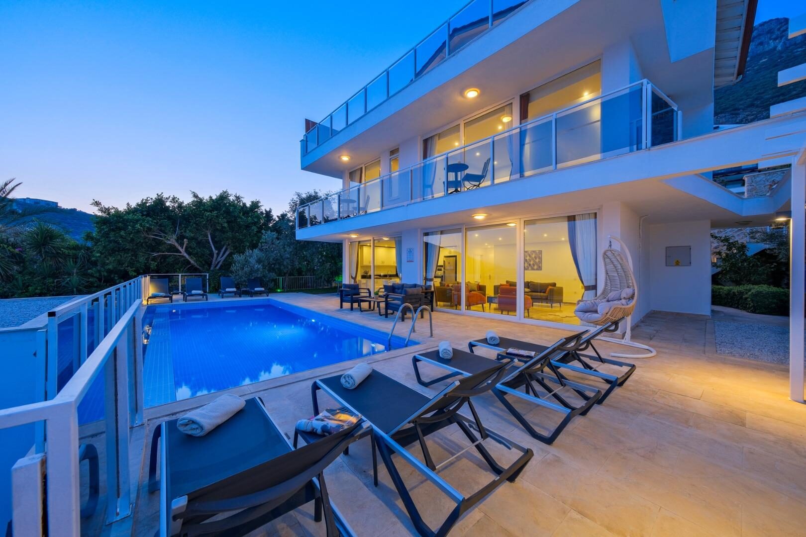 Villa Lumiere 3 — 5