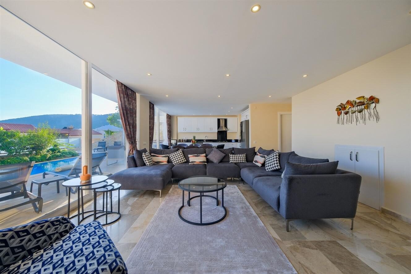 Villa Lumiere 1 — 44
