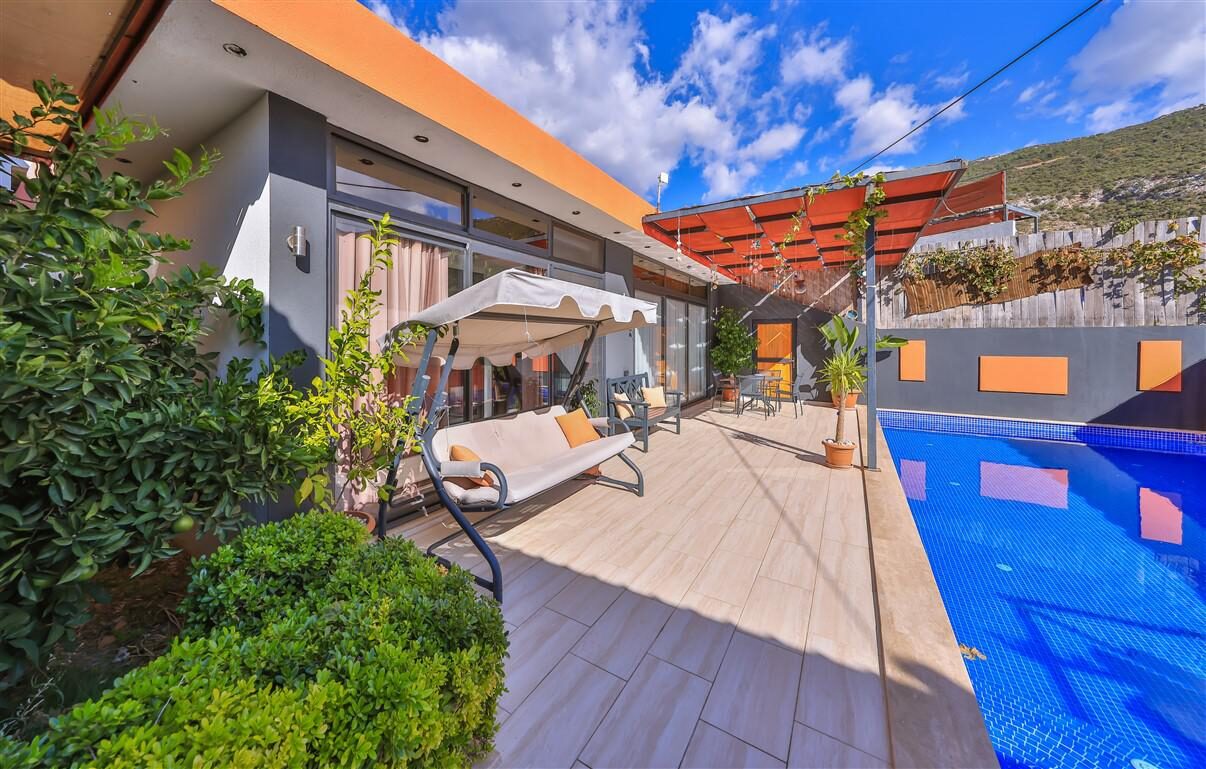 Villa Rainbow — 1