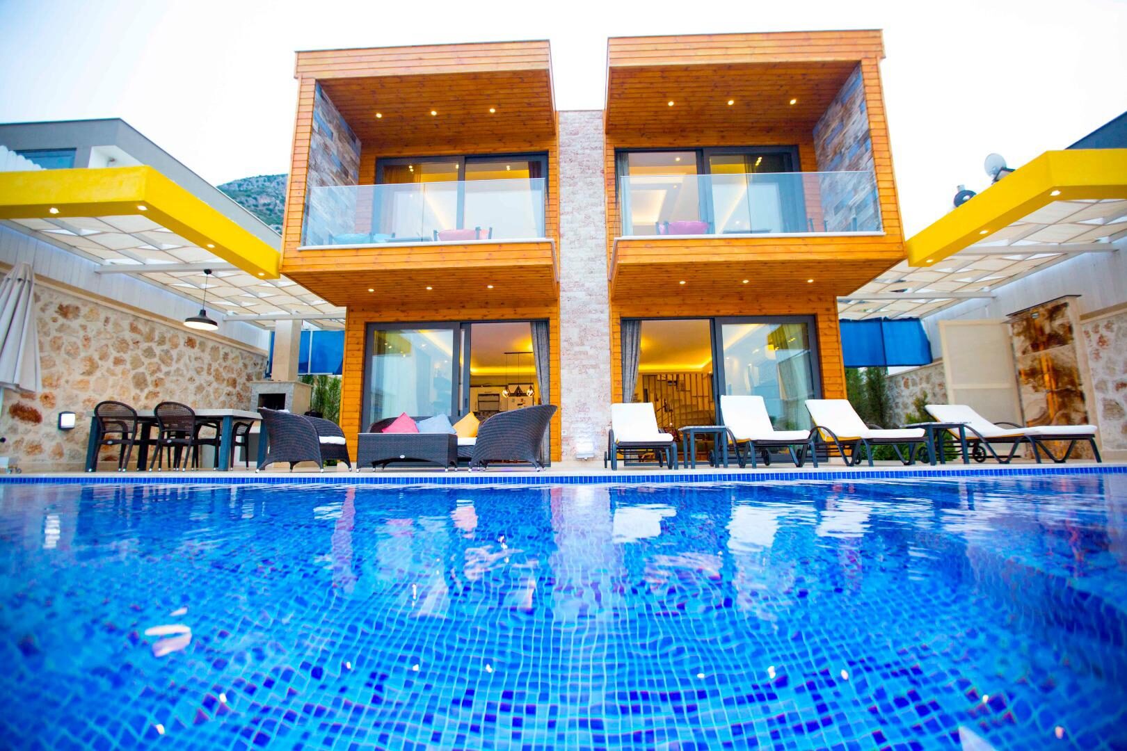 Villa Victoria — 16