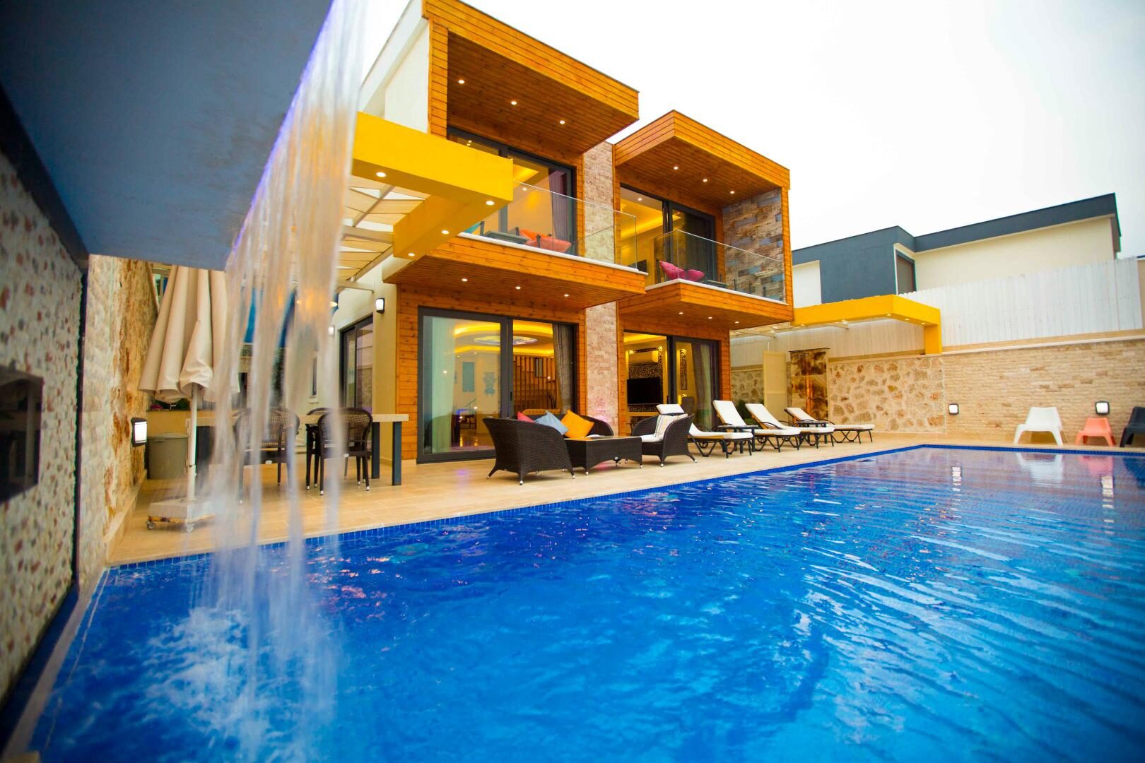 Villa Victoria — 17
