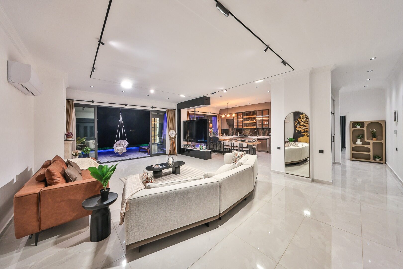 Villa Free — 125