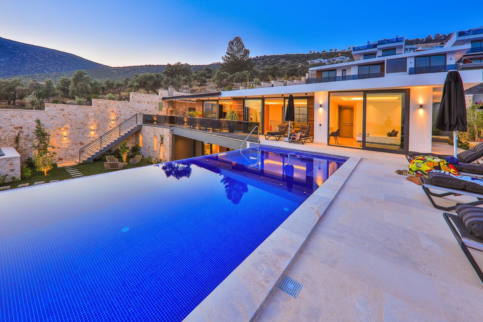 Villa Dreams — 1