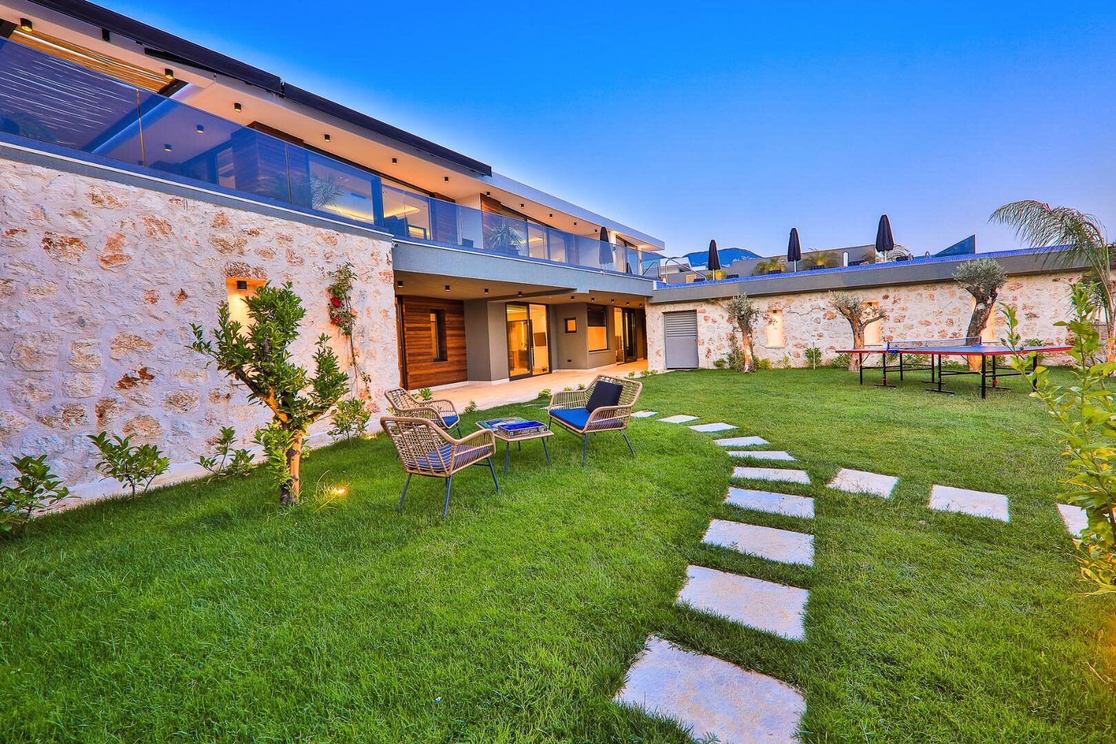 Villa Dreams — 16