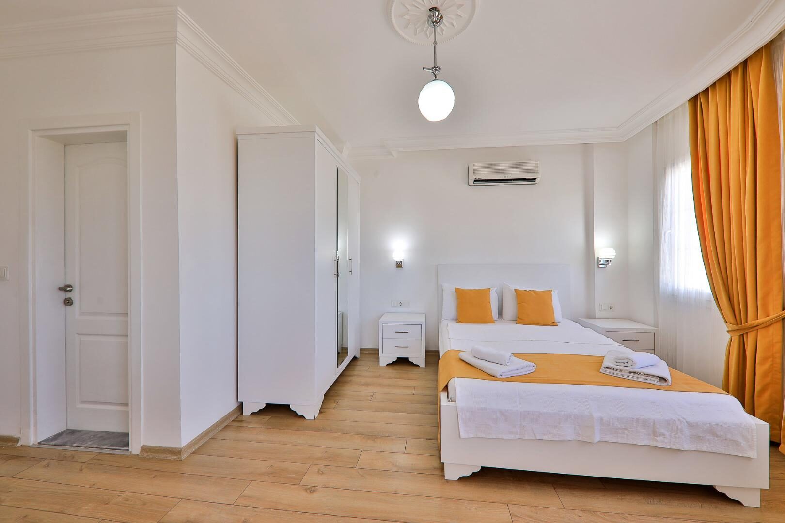 Villa Bitcoin — 44