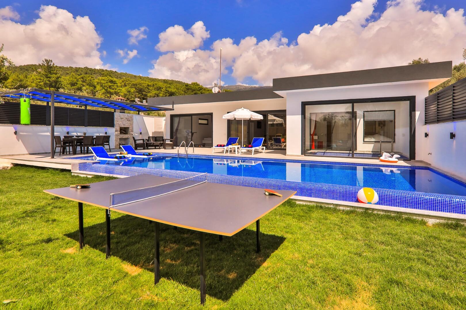 Villa Garden — 1