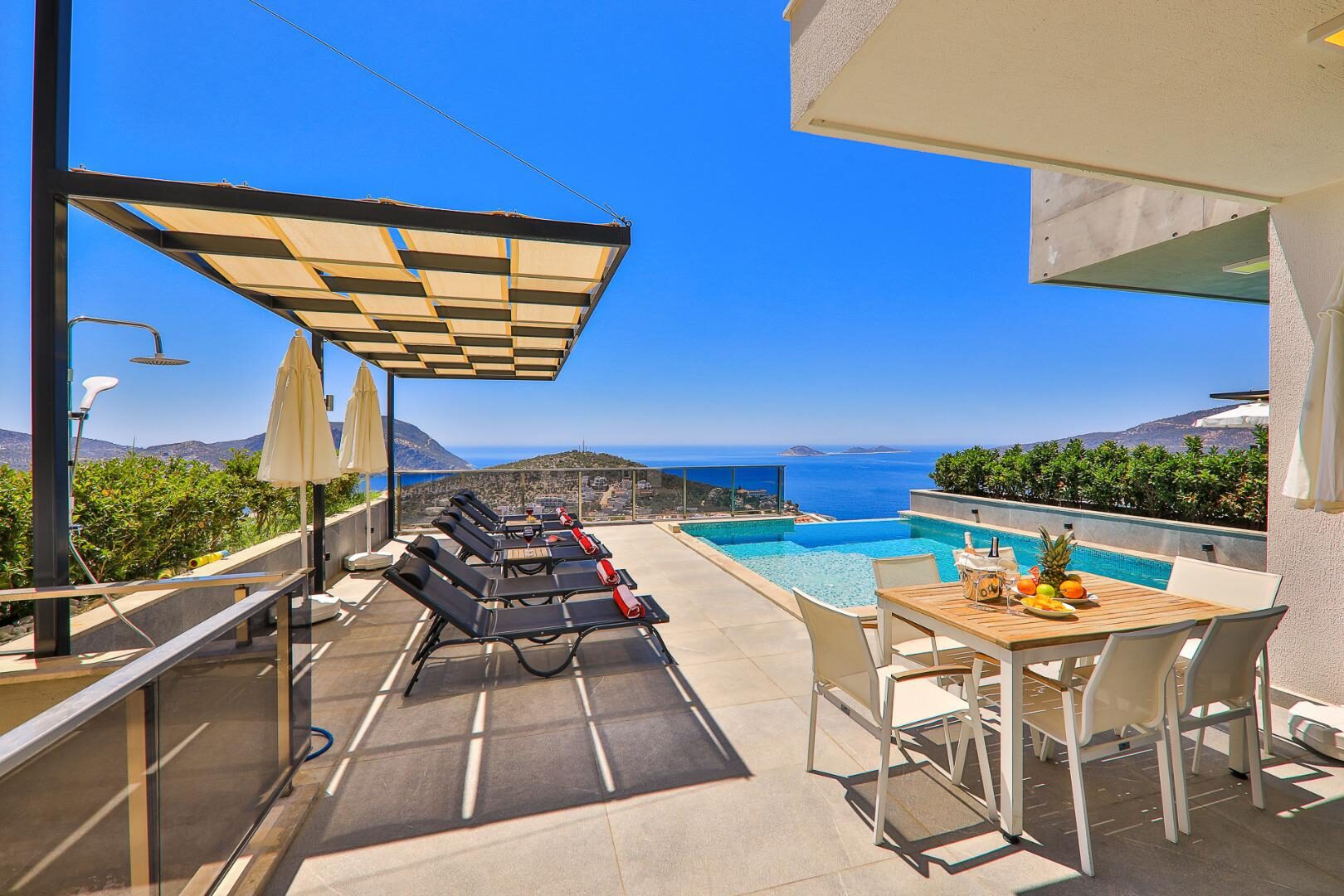 Villa Skylight — 11