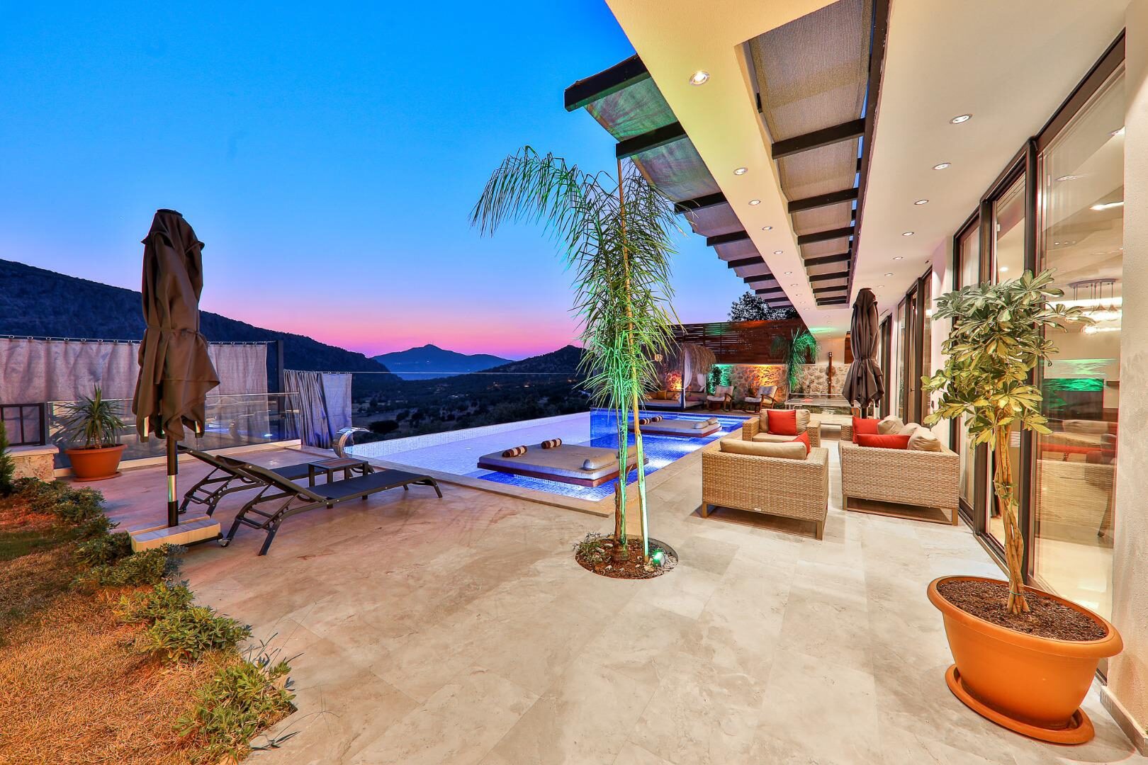 Villa Glorious — 18