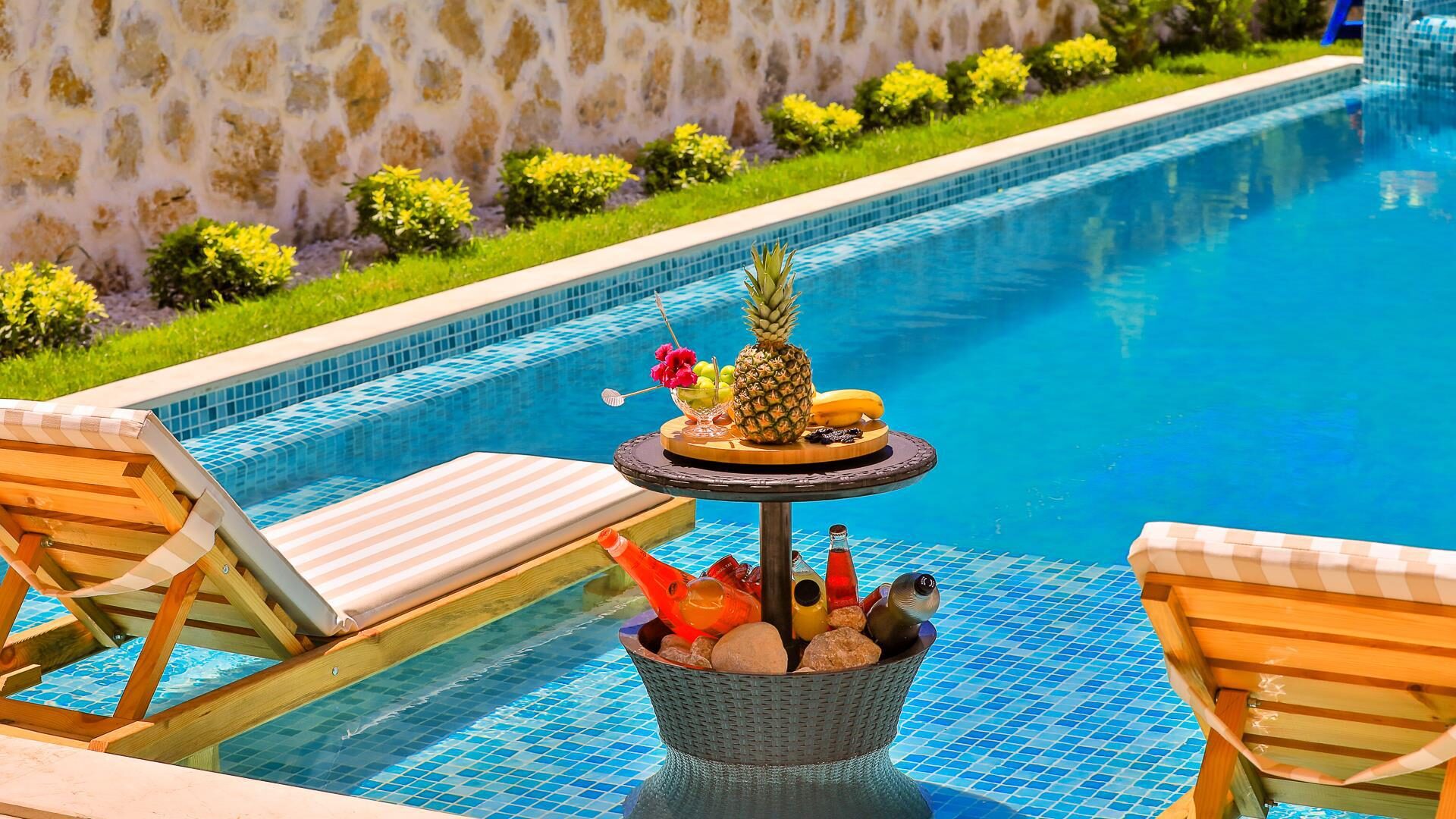 Villa Happiness — 13