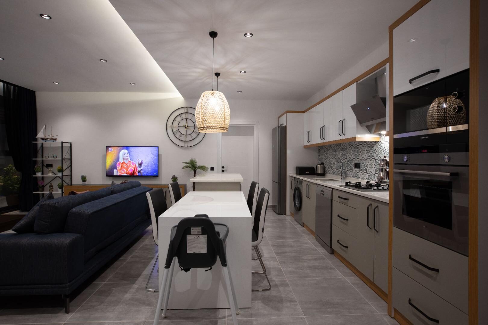 Villa Neon — 14