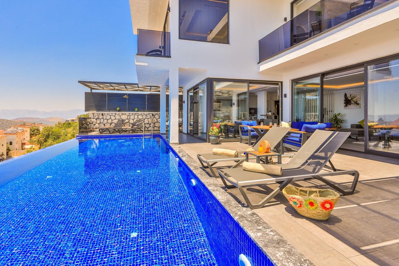 Villa Gardenya — 3