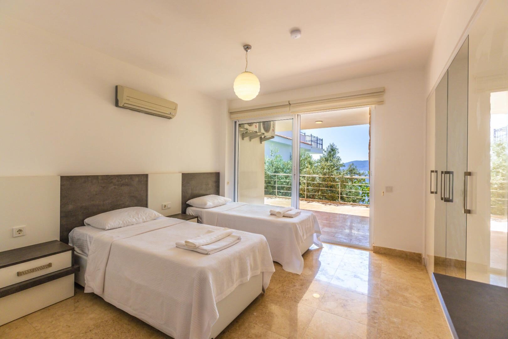 Villa Everes — 43