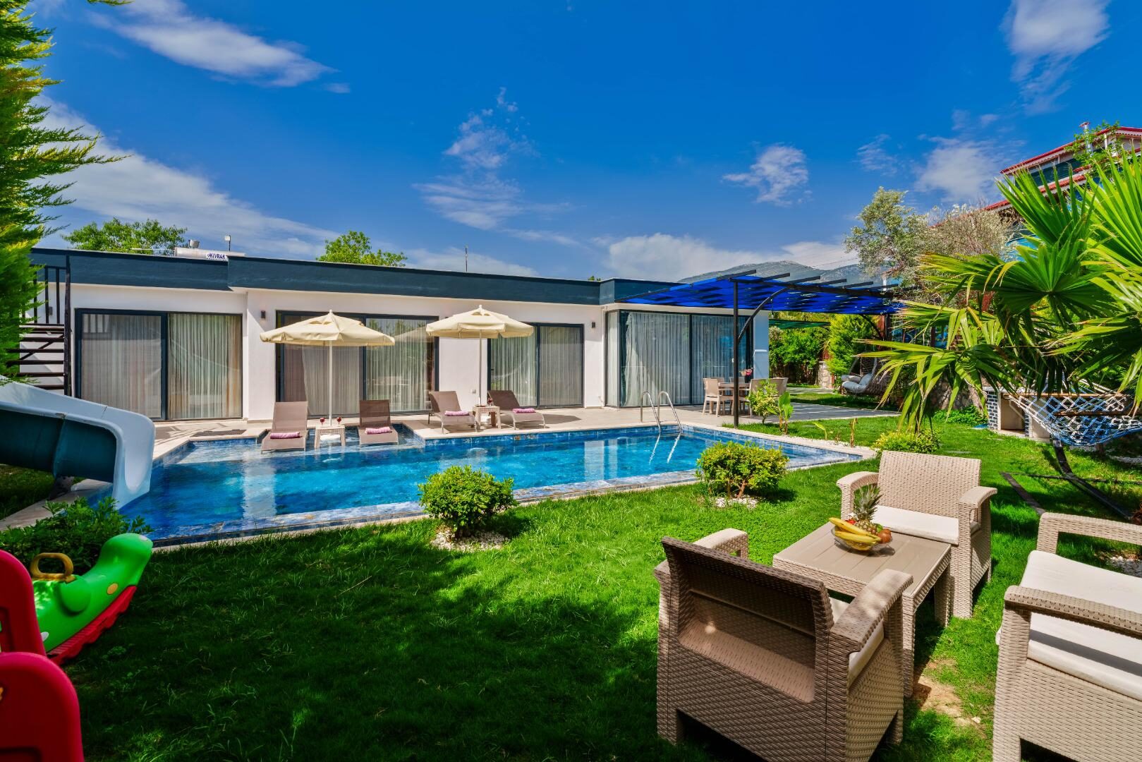 Villa Elena 1 — 5