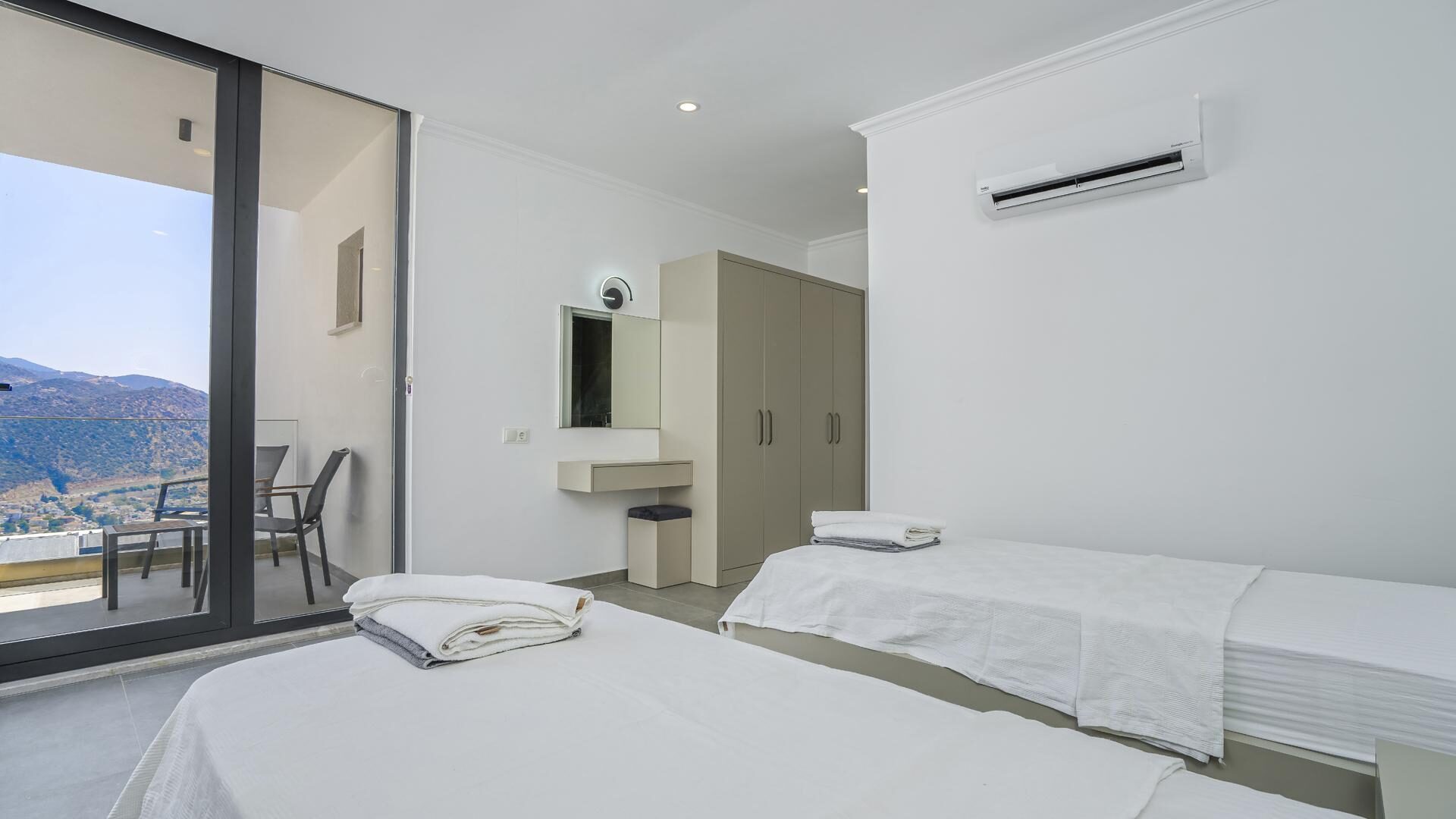 Villa Lion — 104