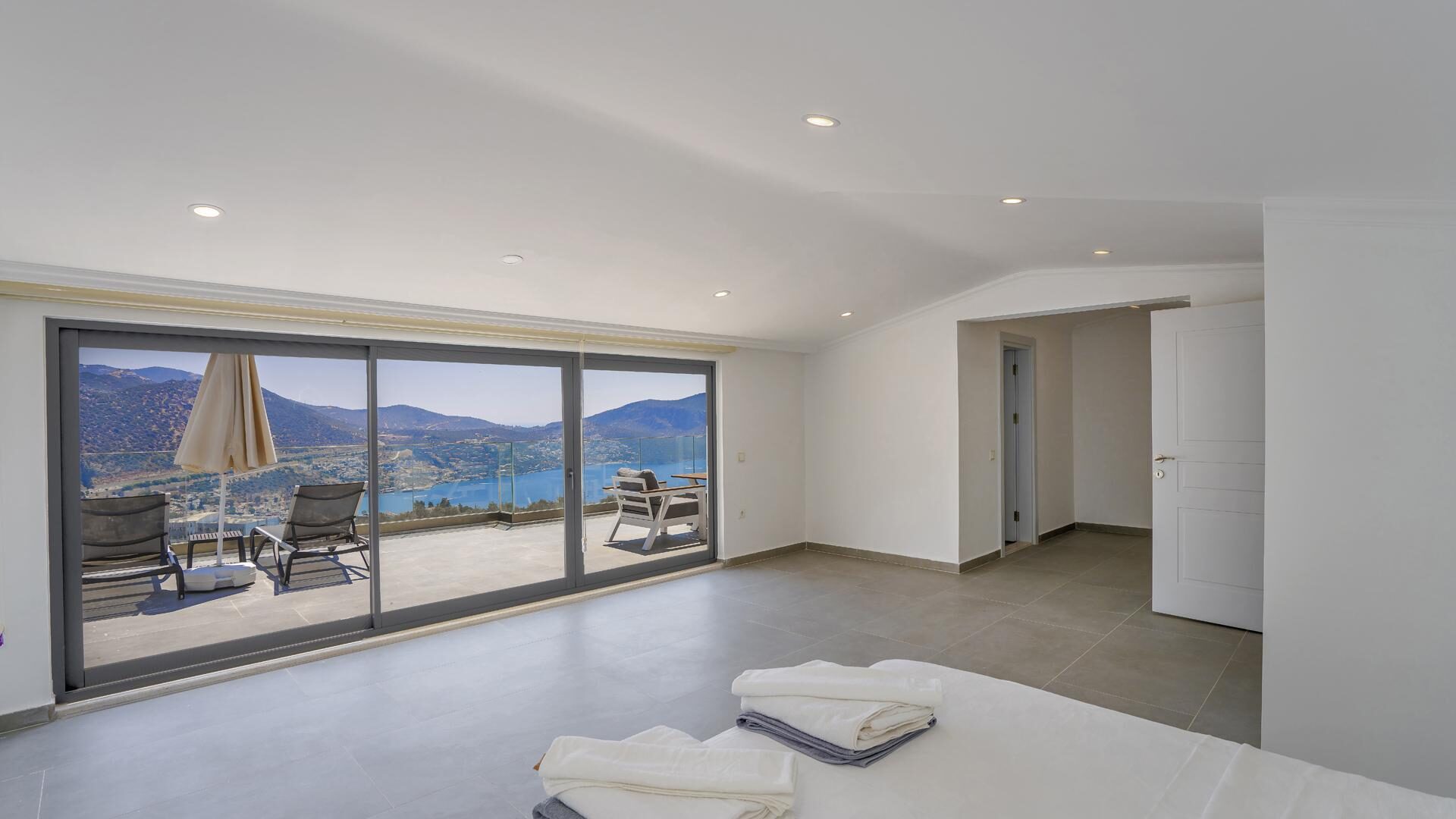 Villa Lion — 108
