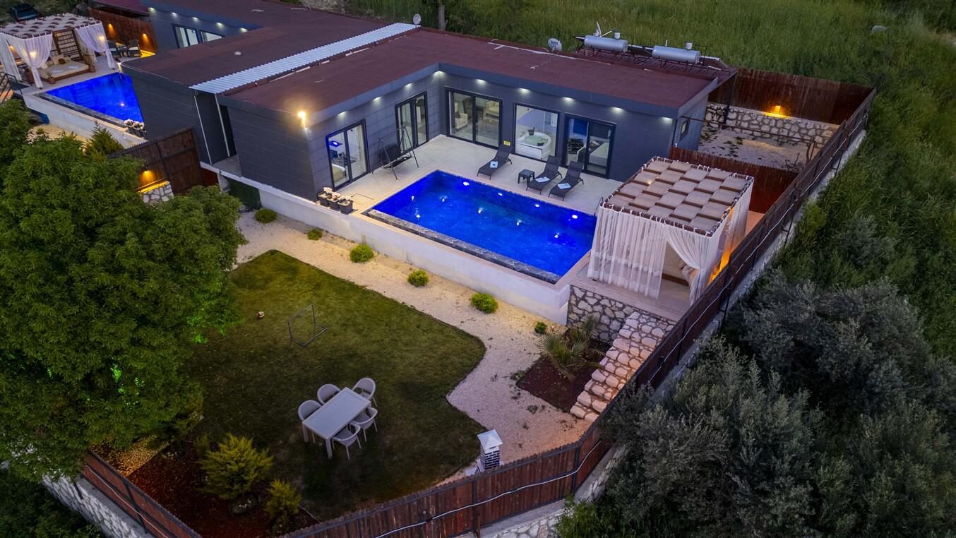 Villa Loçka — 4