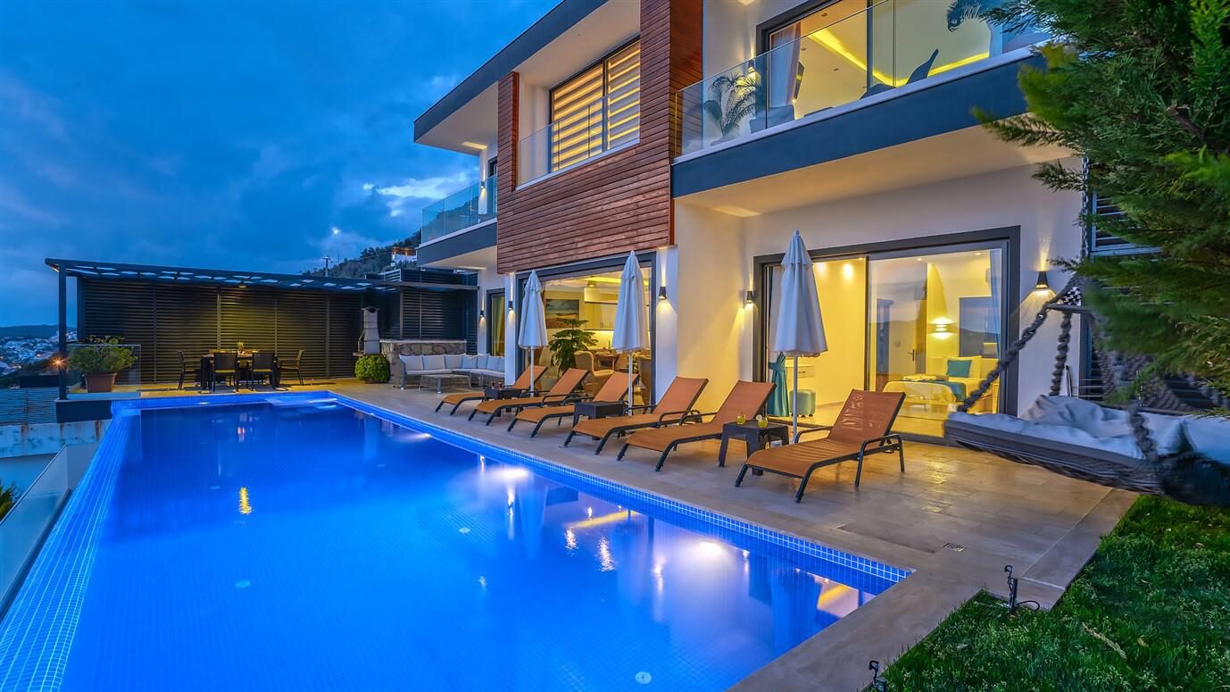 Villa Royal — 1