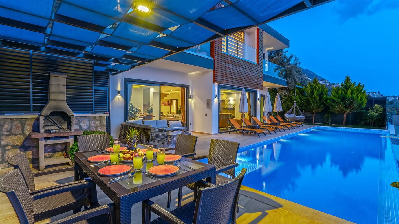 Villa Royal — 8