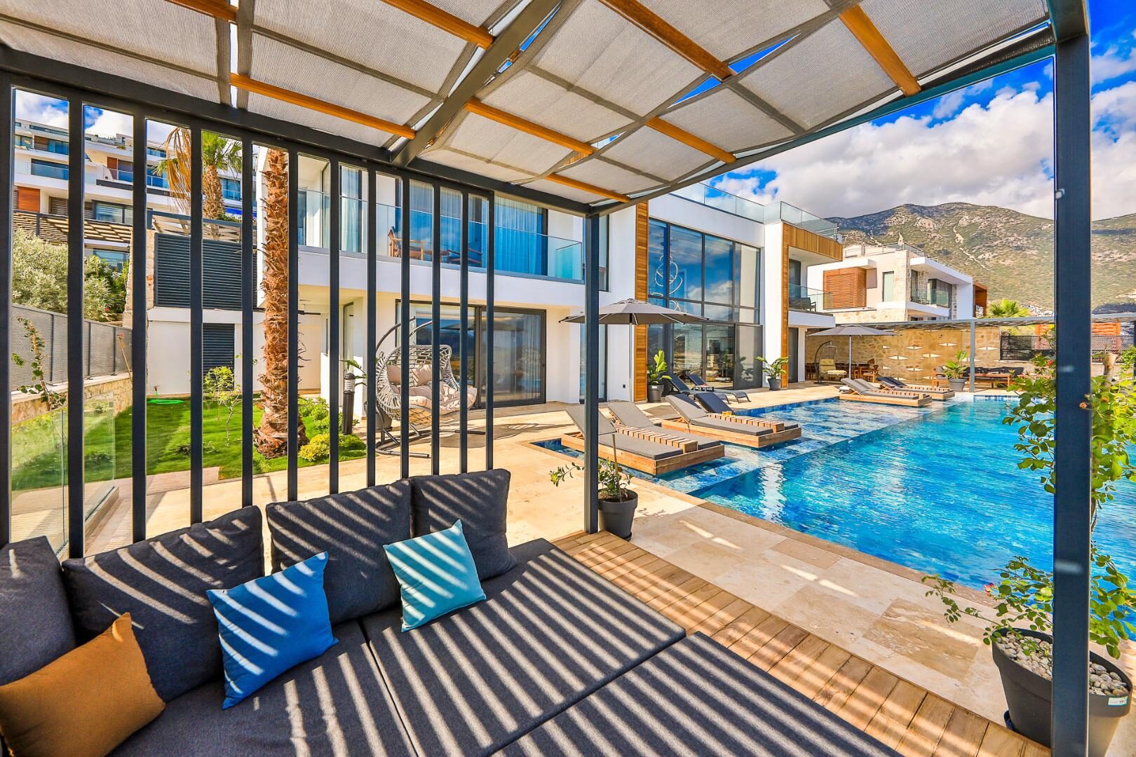 Villa Royal Life — 7
