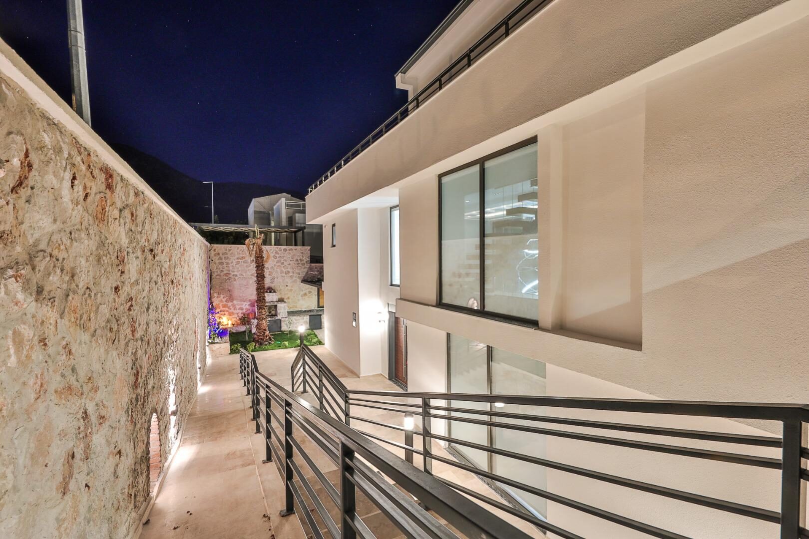 Villa Royal Life — 44