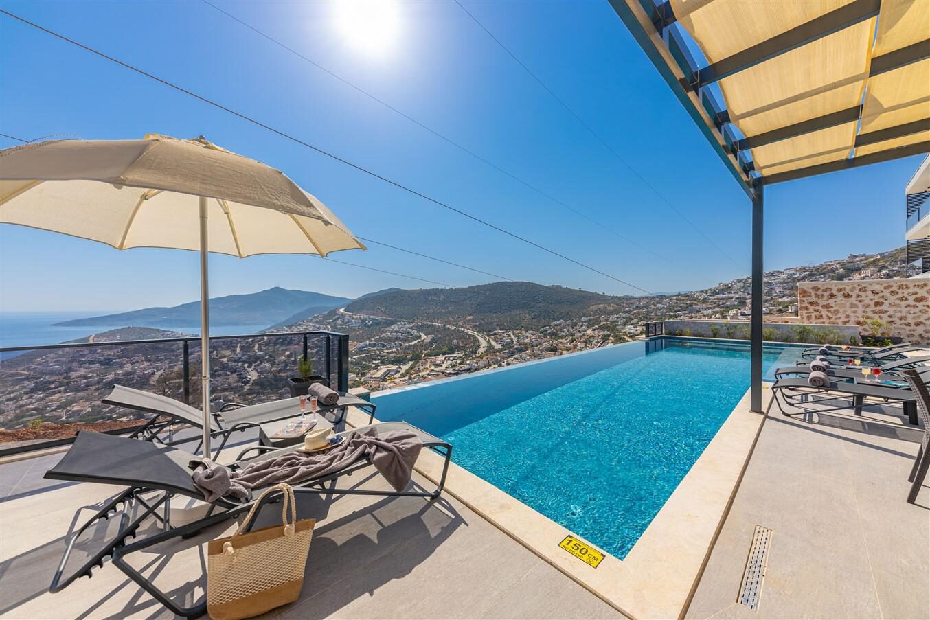 Villa Royal Falcon — 90