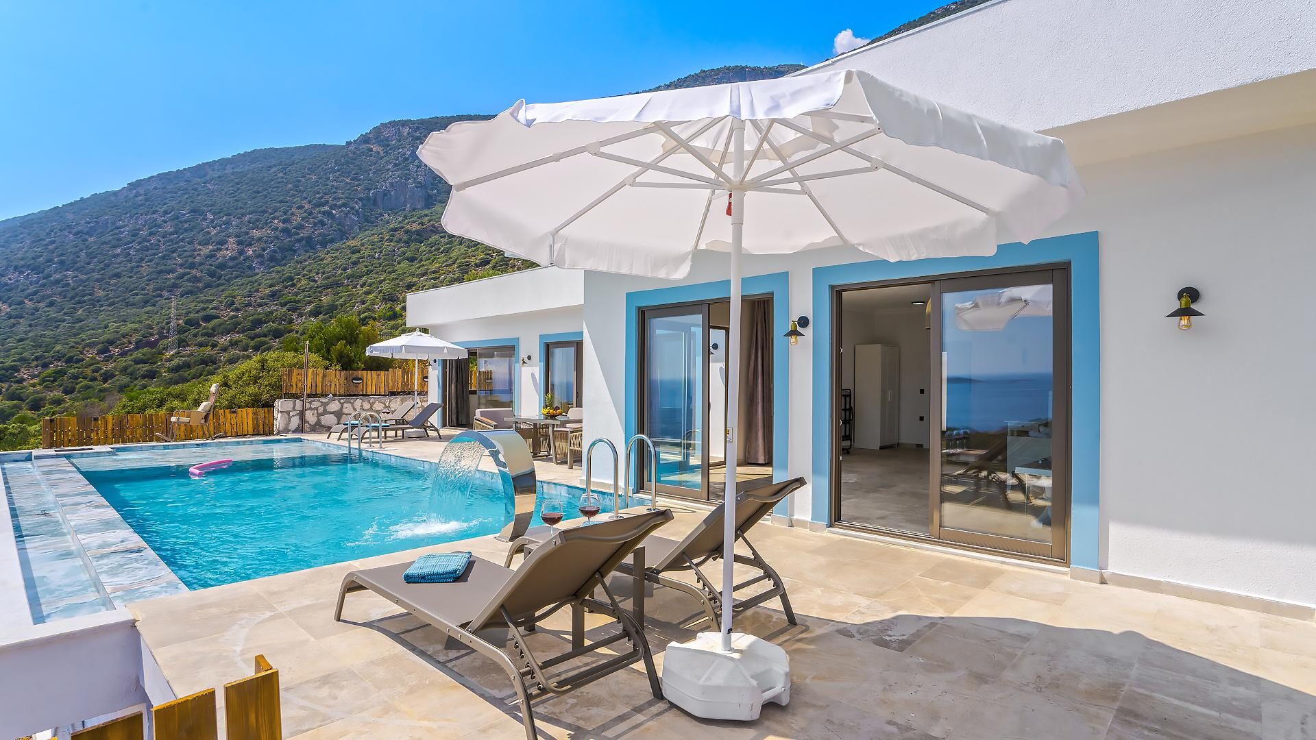 Villa Nevra — 8