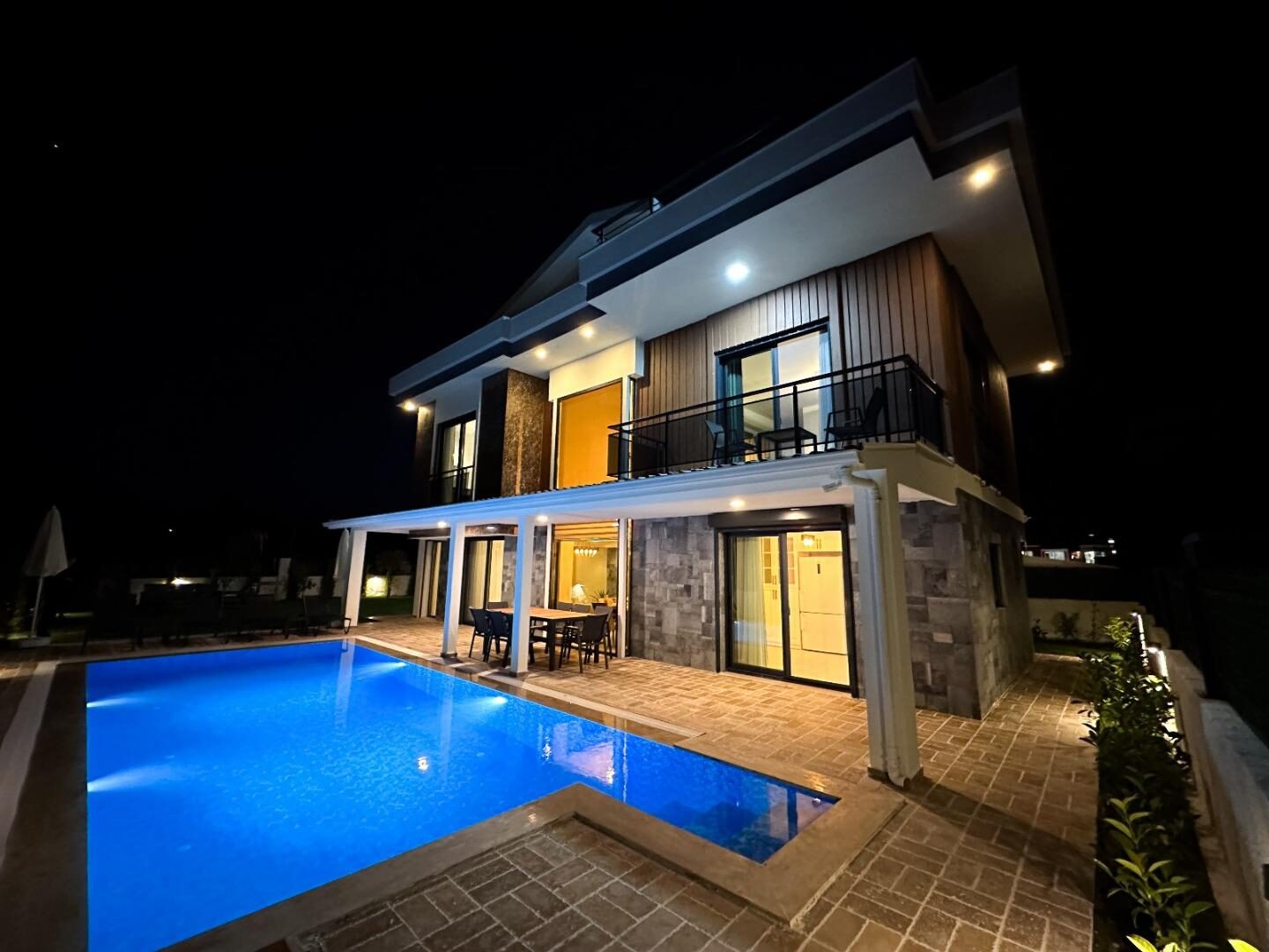Villa Galaksi Mars 1 — 12