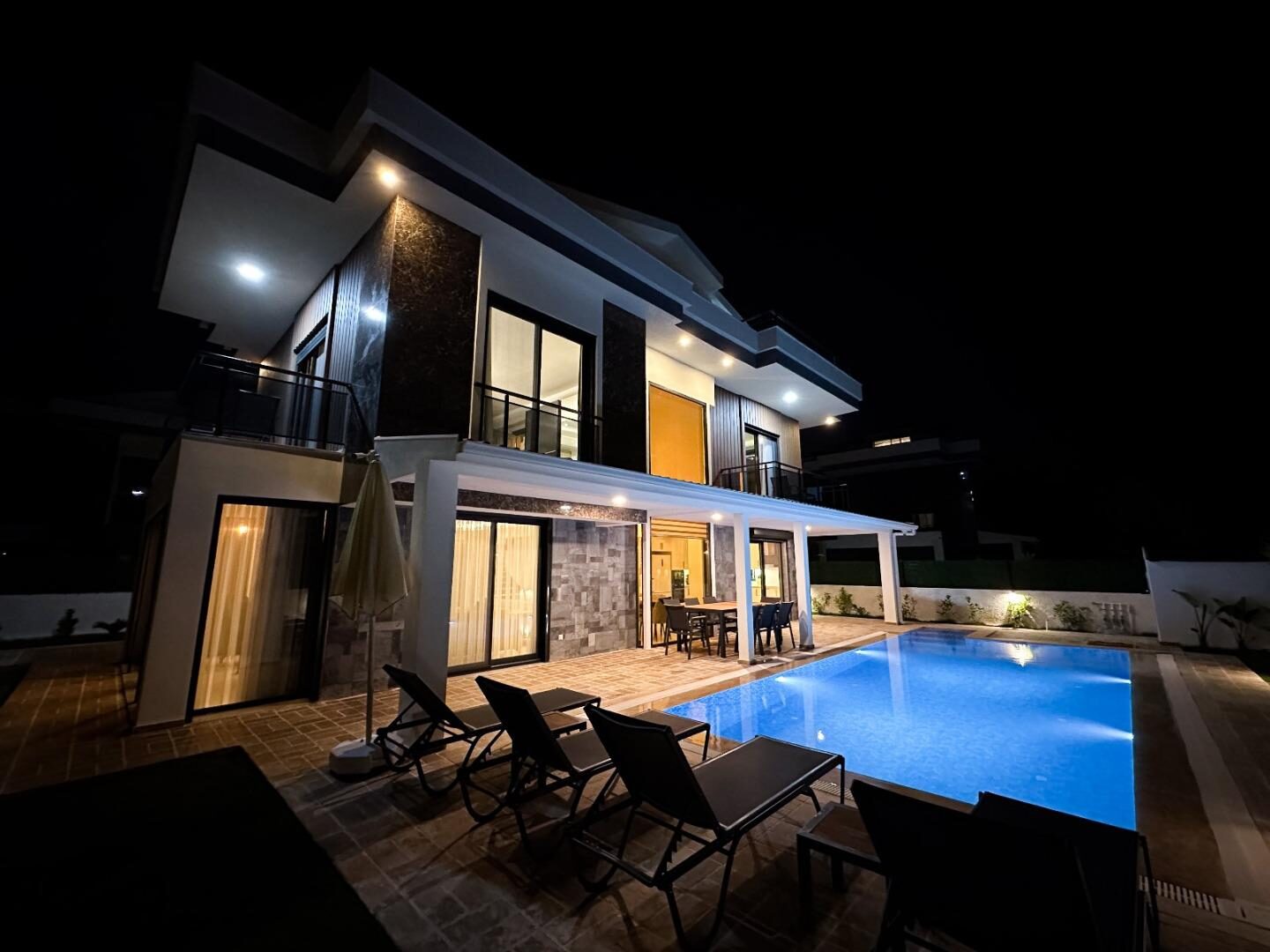 Villa Galaksi Mars 3 — 10