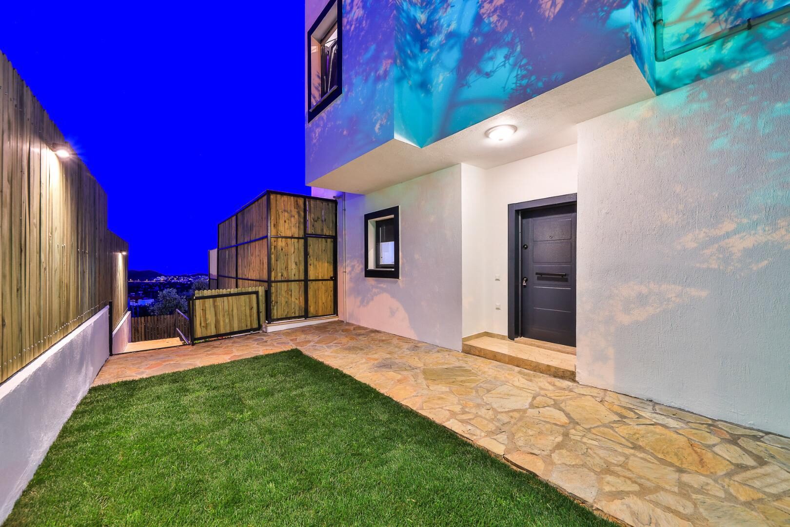 Villa Albedo Blue — 12