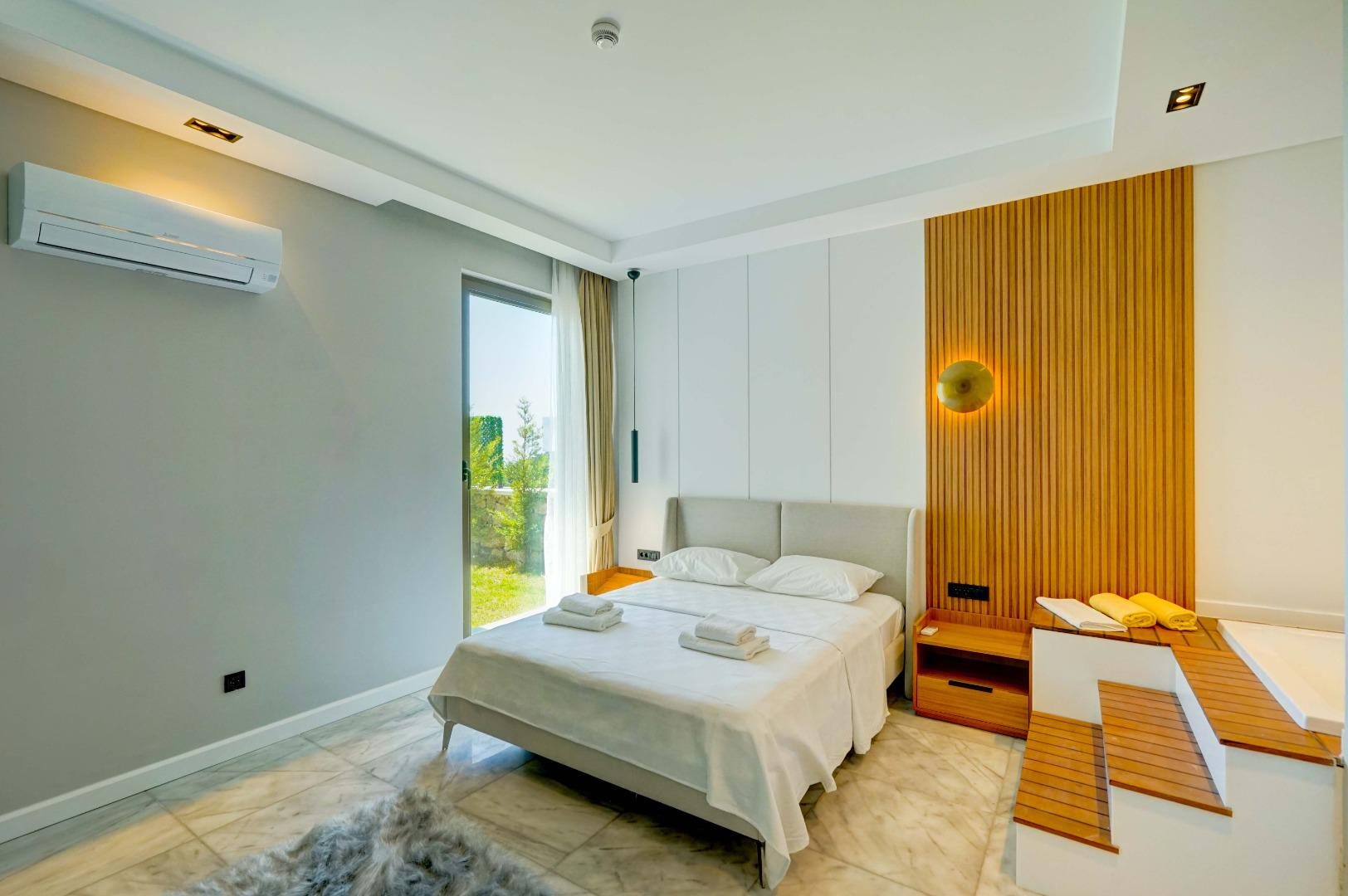 Villa Mercury 9 — 18