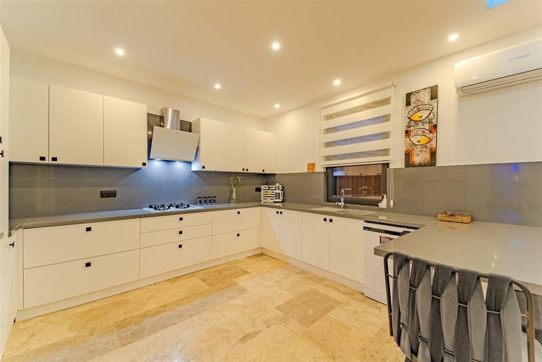 Villa Sea Pro — 28