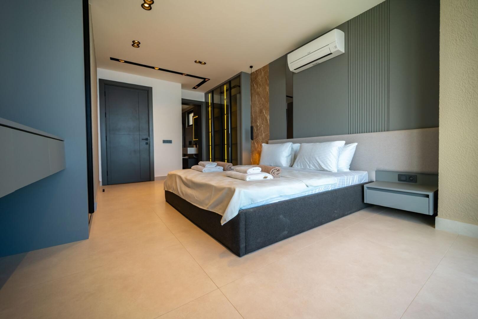 Villa Aura C — 36