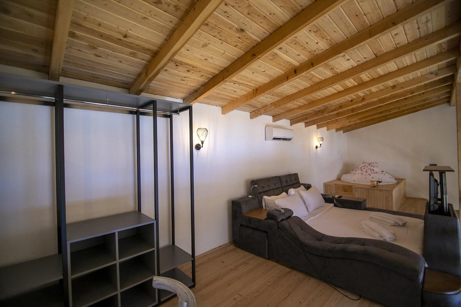 Villa Palace Small — 25