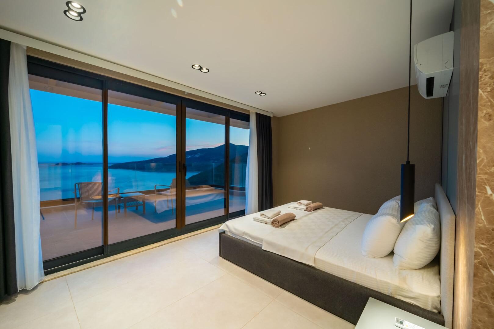 Villa Aura E — 64