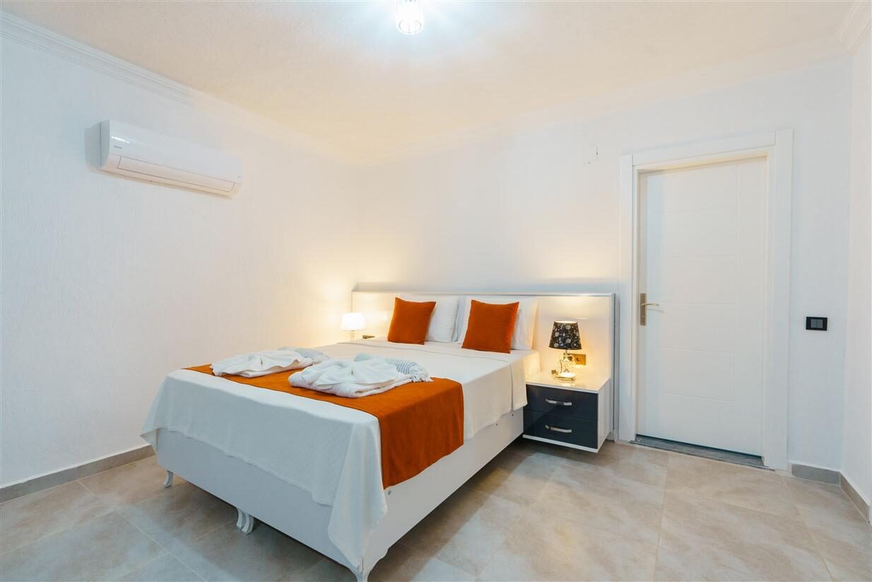 Villa Rojin — 52
