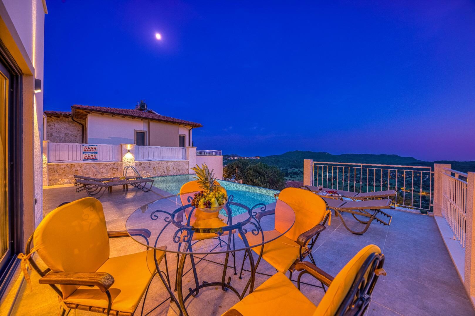 Villa Poeta — 5